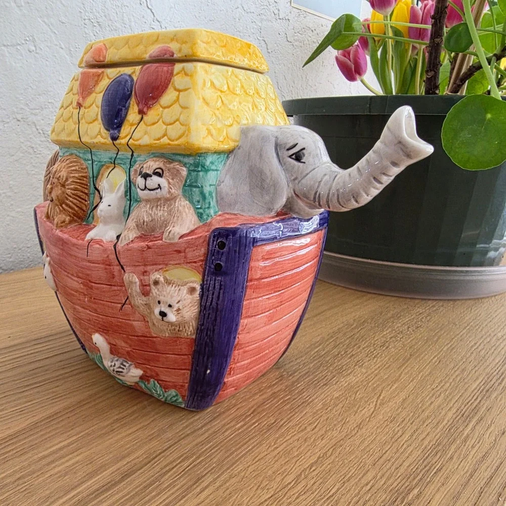 Vintage 1996 Susan Burger Noahs Ark Ceramic Teapot Flowers Inc Balloons Elephant